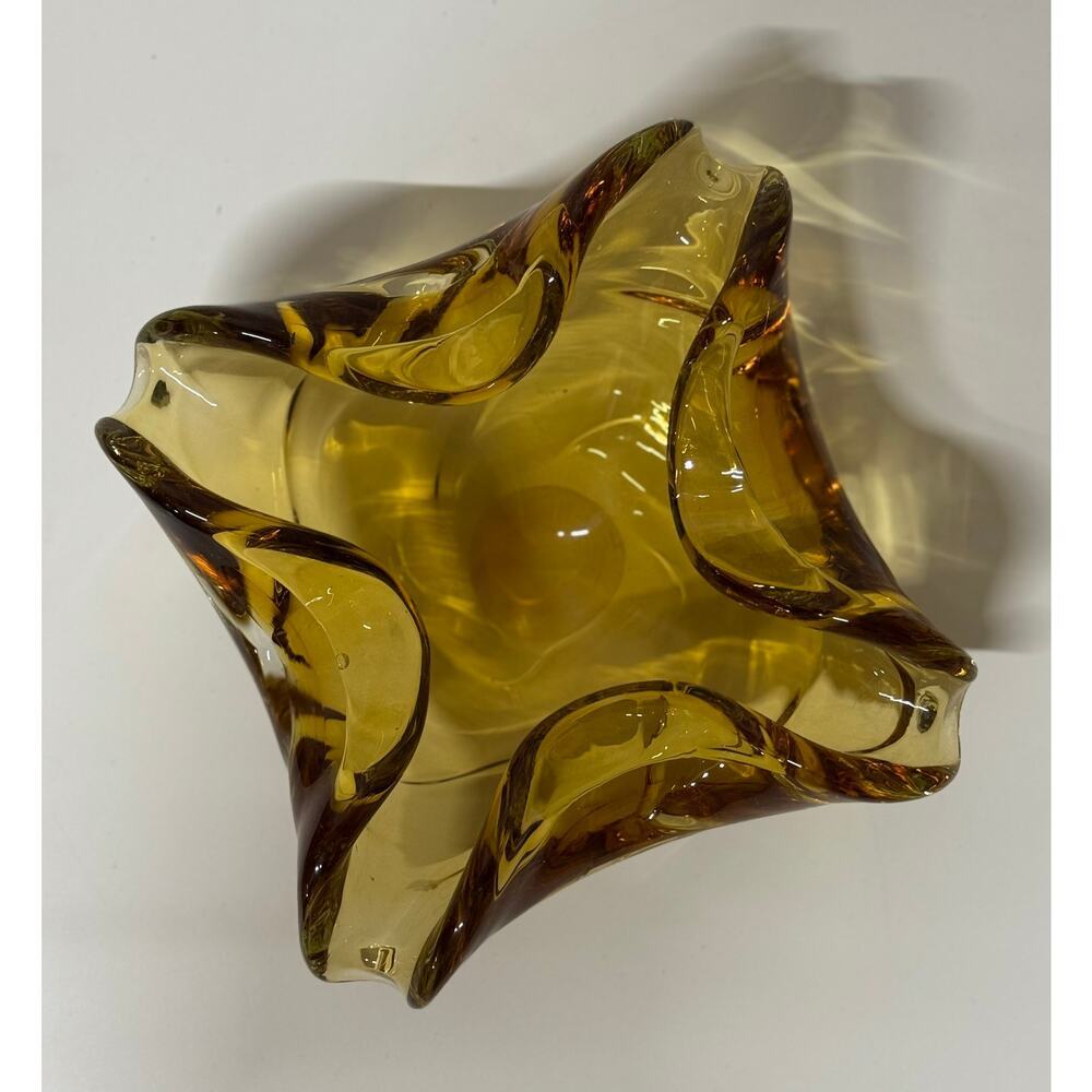 Vintage Hand Blown Amber Glass Ashtray. - Picture 3 of 4